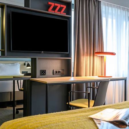 Hotel By Ihg Hasselt